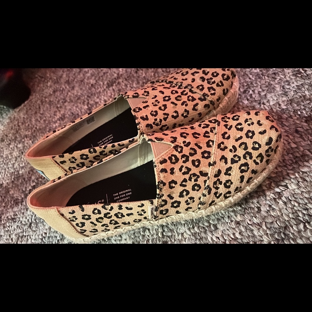 Toms